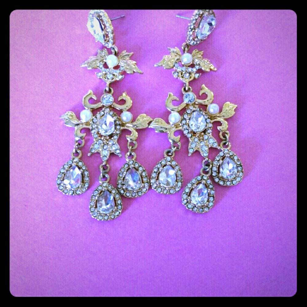 💛💫 Beautiful Gold tone Earrings 💫💛